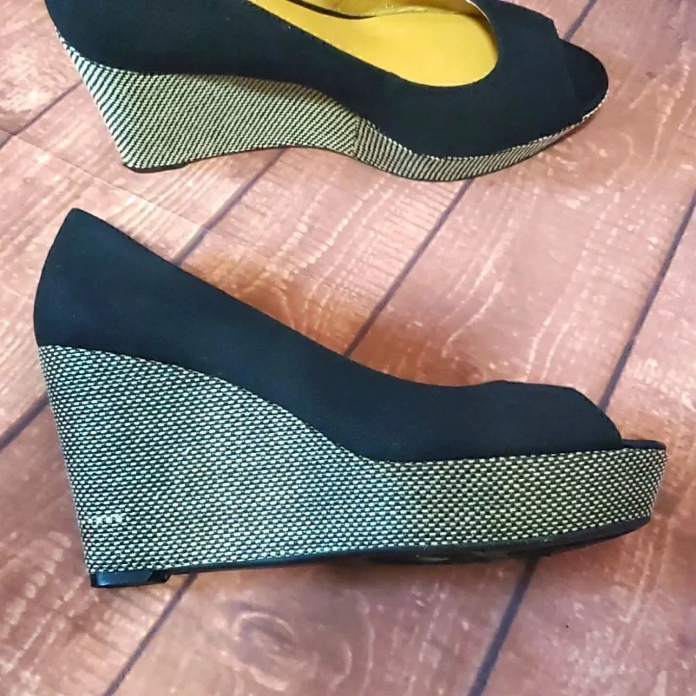 ‎NINE WEST Black Wedges - Size 11